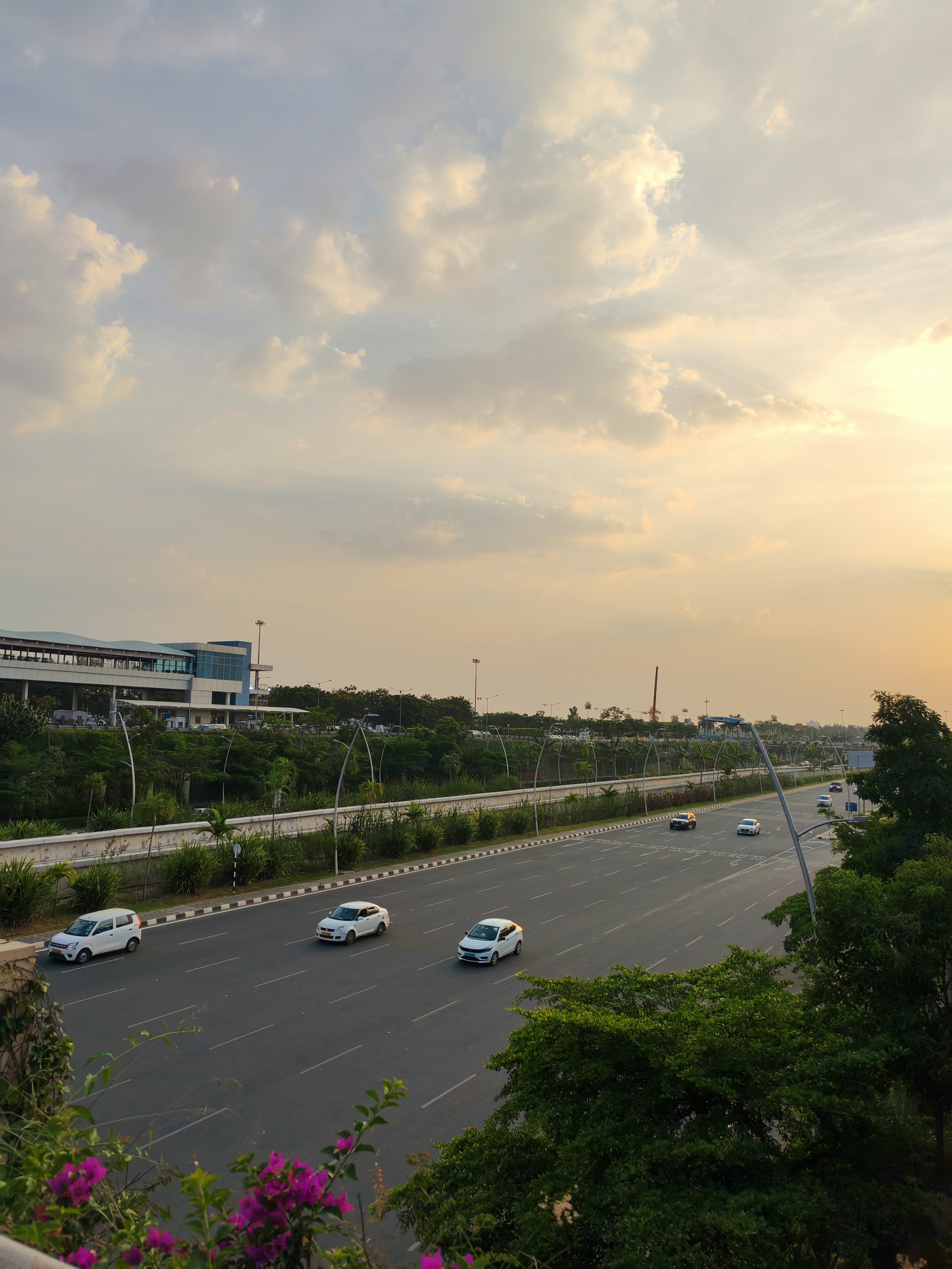 An evening view of traffic moving through Kolkata